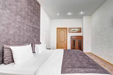 Фото номера Двухместный номер Стандарт с одной большой кроватью Отель DQ Hotel г. Казань 3