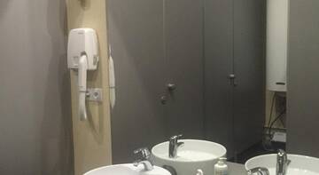 Фото номера Спальное место на двухъярусной кровати в общем номере для мужчин Гостиница  City Казань г. Казань 9