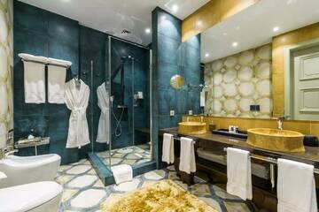 Фото номера Номер посольский люкс Гостиница Luciano Residence г. Казань 9