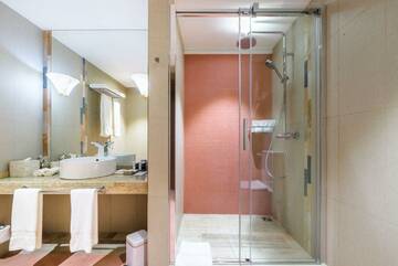 Фото номера Номер полулюкс семейный Гостиница Luciano Residence г. Казань 6