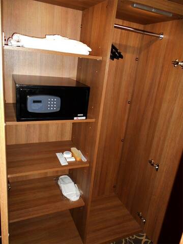 Фото номера Бизнес с двуспальной кроватью KING SIZE Гостиница Raymond г. Казань 12