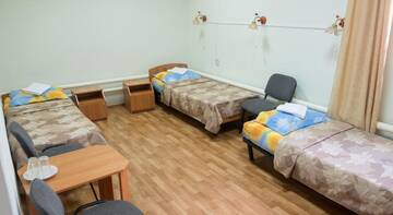 Фото номера Трехместный номер 4 категории однокомнатный в двухкомнатном блоке Гостиница  Фатима г. Казань 3